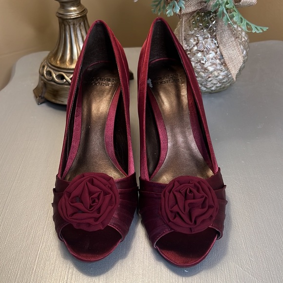 Mootsies Tootsies Burgundy Satin Pumps; sz. 8 - Picture 2 of 10